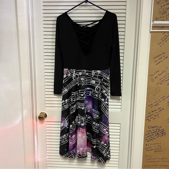 Xiangzhi Musically Themed Dress Size Medium - Picture 5 of 9